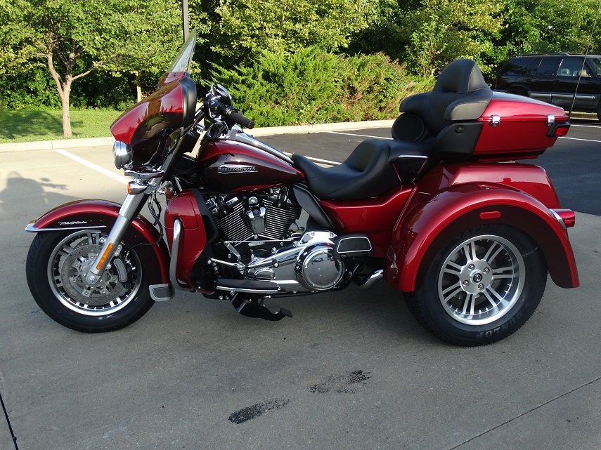 New 2018 Harley-Davidson Trike Tri Glide Ultra Classic FLHTCUTG Trike ...