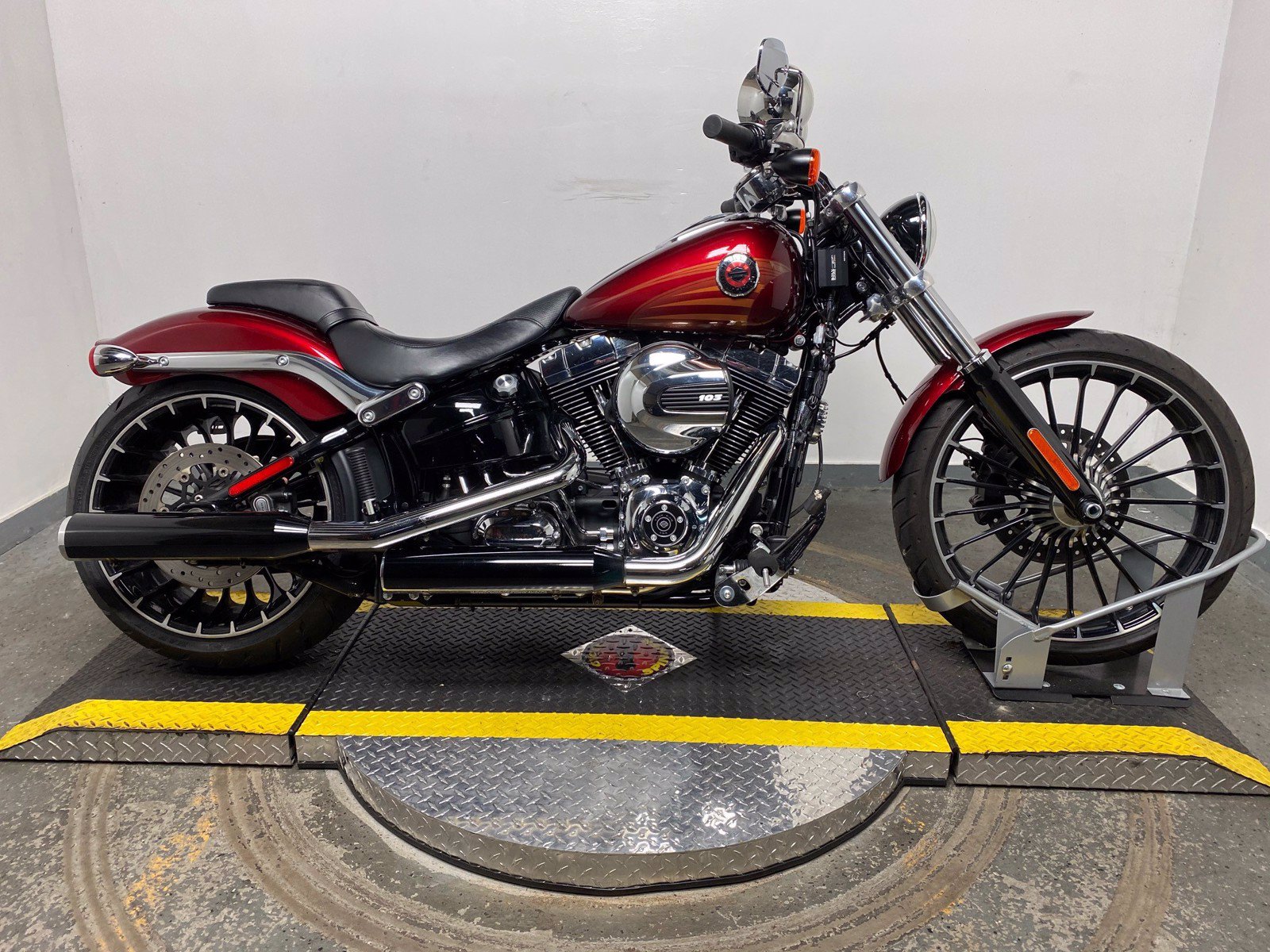 Certified Pre-Owned 2017 Harley-Davidson Softail Breakout FXSB Chrome ...