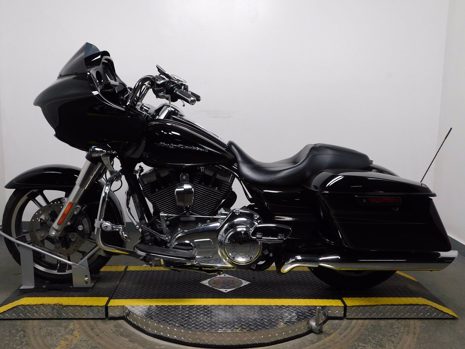 Pre Owned 2015 Harley Davidson Road Glide Special Fltrxs Touring In