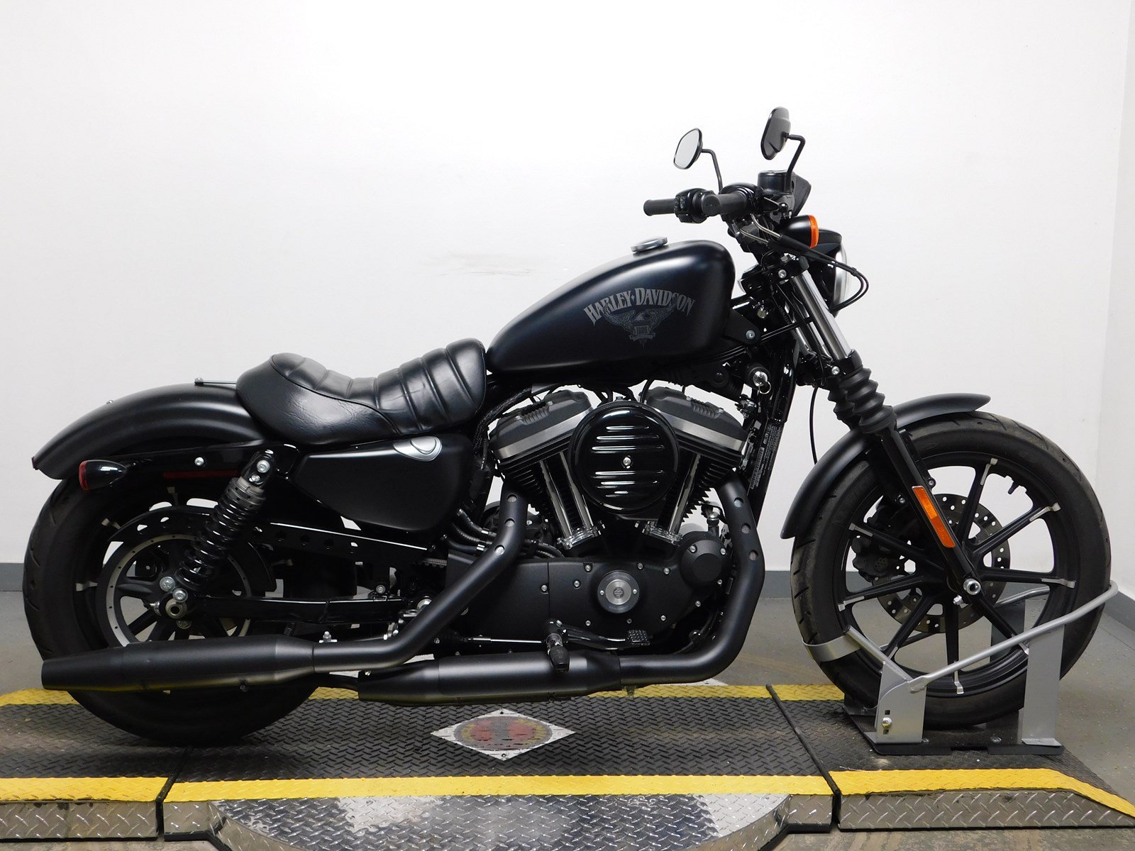 Pre-Owned 2016 Harley-Davidson Sportster Iron 883 XL883N Sportster in ...