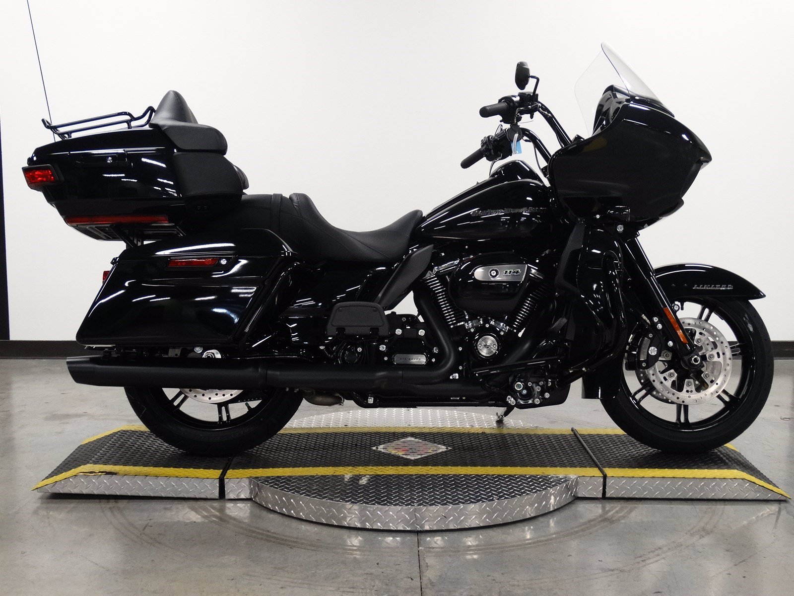 New 2020 Harley-Davidson Road Glide Limited Black FLTRK ...